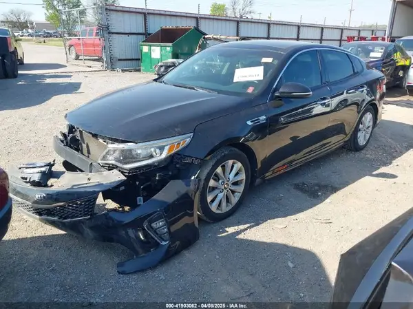 5XXGT4L36JG220911 2018 KIA OPTIMA - Image 2