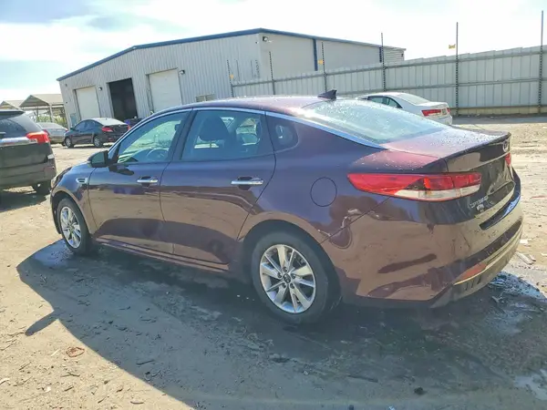 5XXGT4L36JG222822 2018 KIA OPTIMA - Image 2