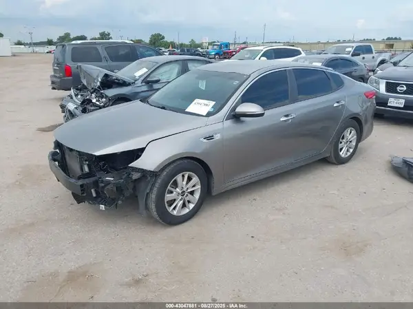 5XXGT4L36JG223176 2018 KIA OPTIMA - Image 2