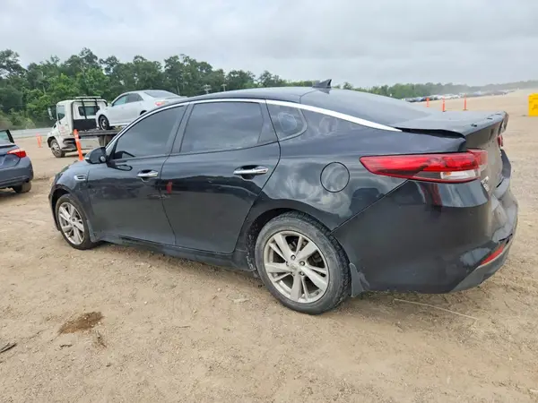 5XXGT4L36JG223811 2018 KIA OPTIMA - Image 2