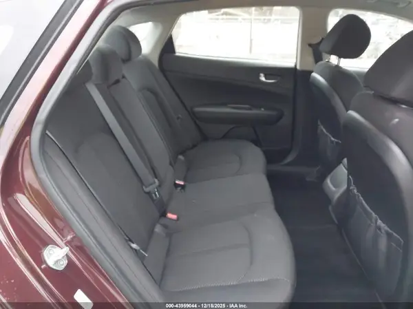 5XXGT4L36JG224893 2018 KIA OPTIMA - Image 8