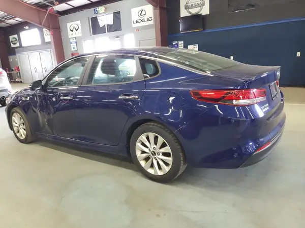 5XXGT4L36JG226336 2018 KIA OPTIMA - Image 2