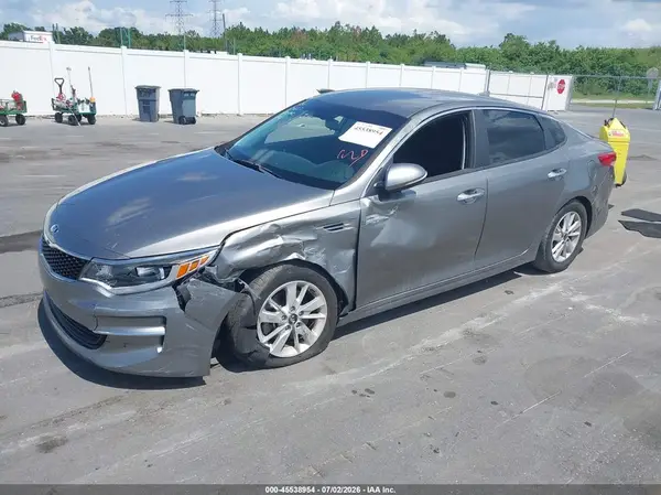 5XXGT4L36JG227910 2018 KIA OPTIMA - Image 2