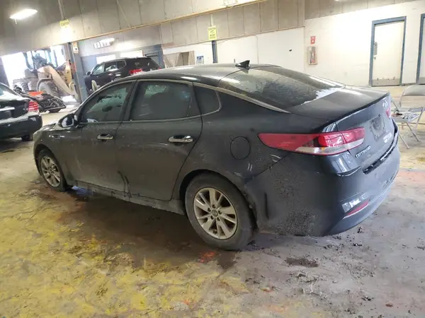 5XXGT4L36JG228068 2018 KIA OPTIMA - Image 2