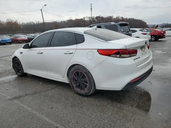 5XXGT4L36JG228507 2018 KIA OPTIMA - Image 2