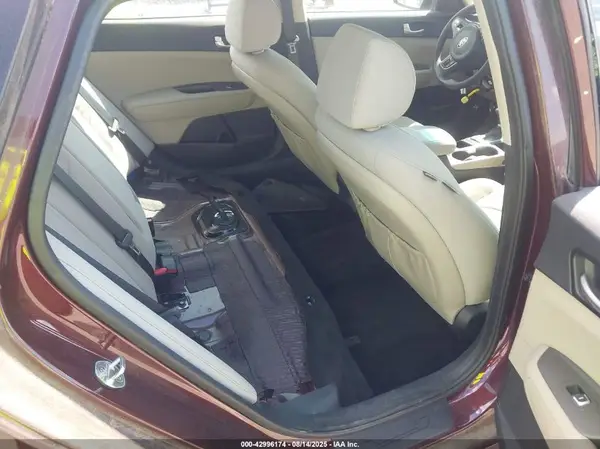 5XXGT4L36JG228877 2018 KIA OPTIMA - Image 8