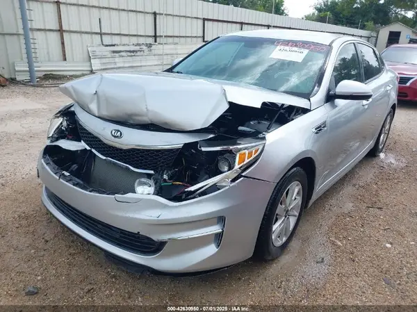 5XXGT4L36JG228961 2018 KIA OPTIMA - Image 2