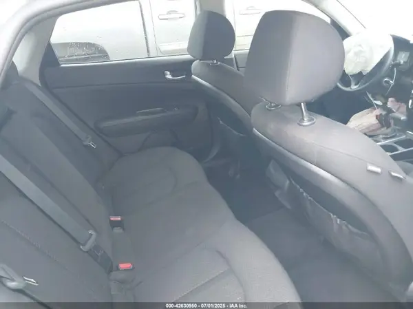5XXGT4L36JG228961 2018 KIA OPTIMA - Image 8