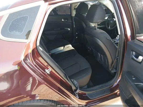 5XXGT4L36JG229527 2018 KIA OPTIMA - Image 8