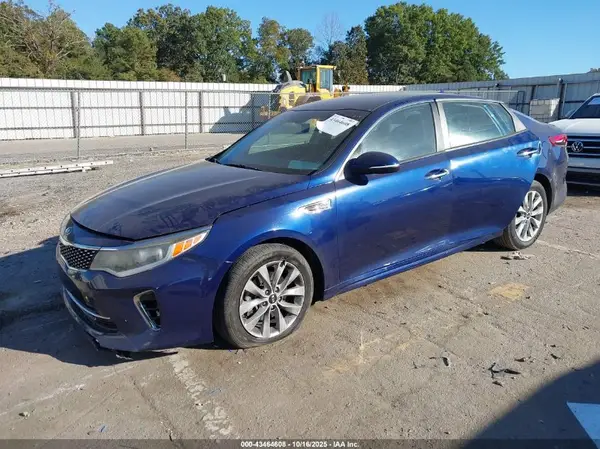 5XXGT4L36JG230595 2018 KIA OPTIMA - Image 2