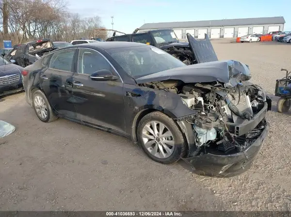 5XXGT4L36JG232461 2018 KIA OPTIMA - Image 1