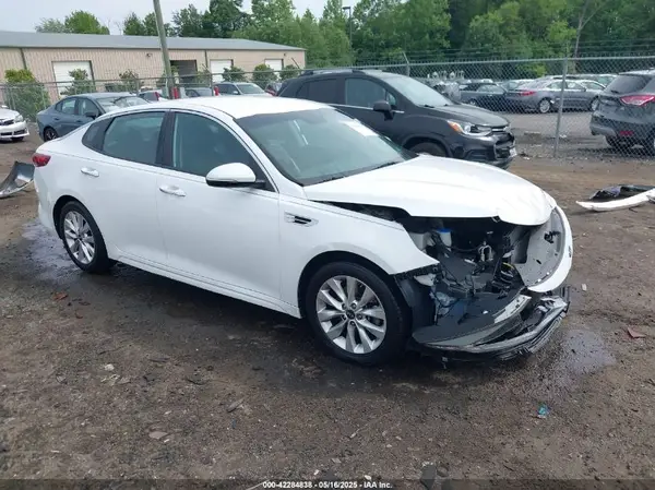 5XXGT4L36JG233495 2018 KIA OPTIMA - Image 1