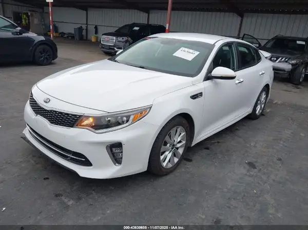 5XXGT4L36JG234226 2018 KIA OPTIMA - Image 2
