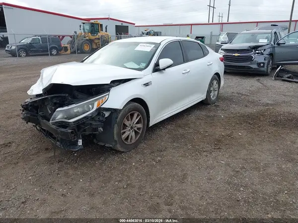 5XXGT4L36JG234369 2018 KIA OPTIMA - Image 2