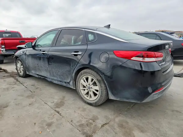 5XXGT4L36JG234677 2018 KIA OPTIMA - Image 2