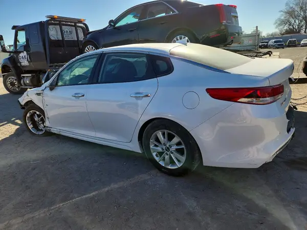5XXGT4L36JG235019 2018 KIA OPTIMA - Image 2