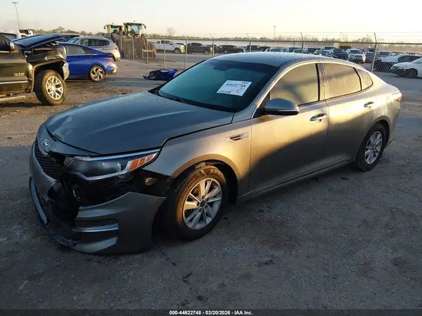 5XXGT4L36JG239345 2018 KIA OPTIMA - Image 2