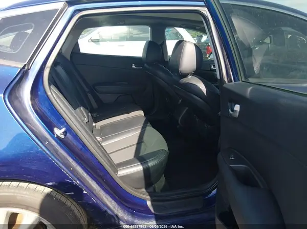 5XXGT4L36JG240723 2018 KIA OPTIMA - Image 8