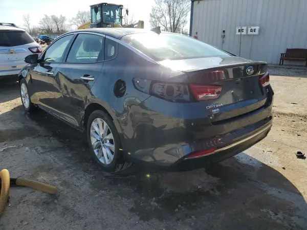 5XXGT4L36JG240768 2018 KIA OPTIMA - Image 2