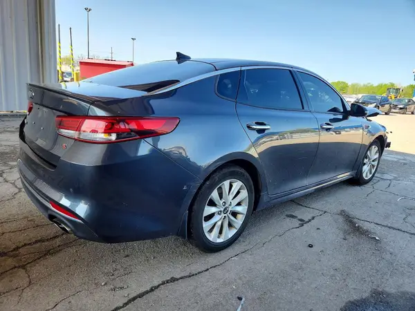 5XXGT4L36JG244352 2018 KIA OPTIMA - Image 2