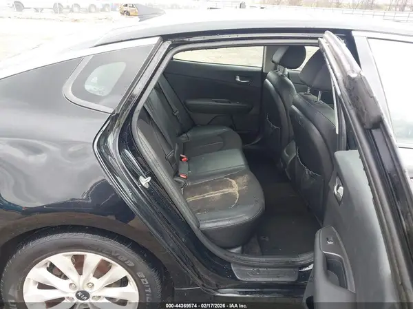 5XXGT4L36JG244903 2018 KIA OPTIMA - Image 8