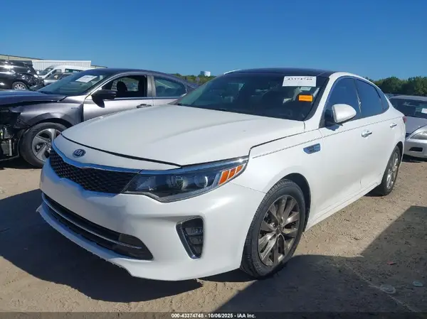 5XXGT4L36JG244996 2018 KIA OPTIMA - Image 2