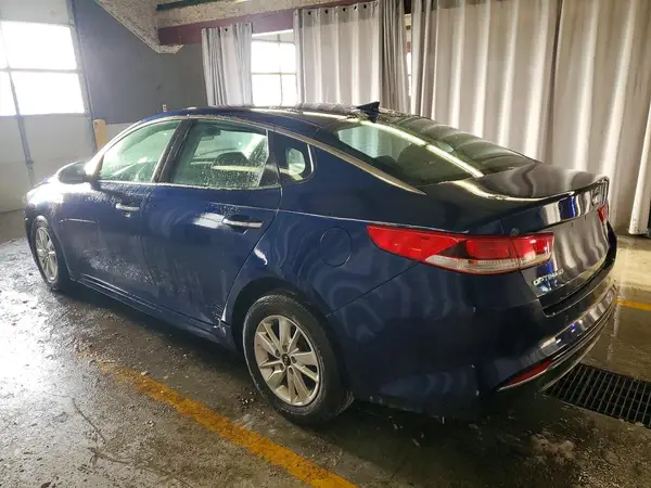 5XXGT4L36JG250202 2018 KIA OPTIMA - Image 2
