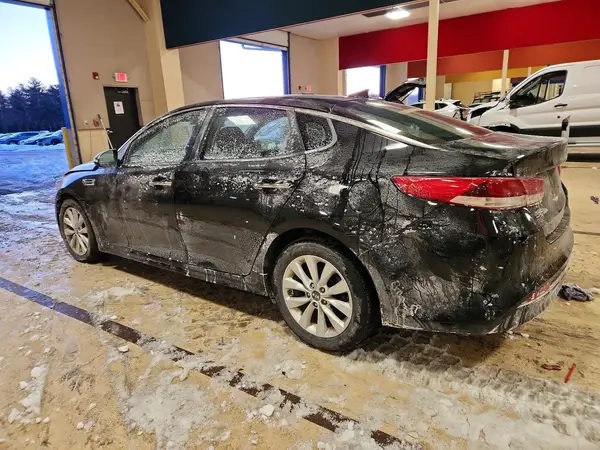 5XXGT4L36JG250894 2018 KIA OPTIMA - Image 2