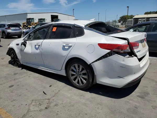 5XXGT4L36JG252175 2018 KIA OPTIMA - Image 2
