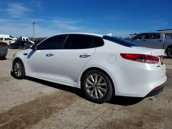 5XXGT4L36JG252211 2018 KIA OPTIMA - Image 2