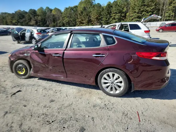 5XXGT4L36JG252502 2018 KIA OPTIMA - Image 2