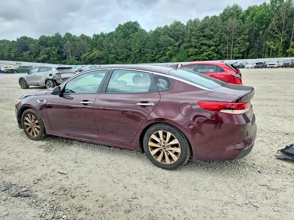 5XXGT4L36JG252855 2018 KIA OPTIMA - Image 2