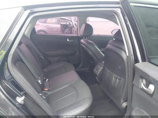 5XXGT4L36JG253326 2018 KIA OPTIMA - Image 8