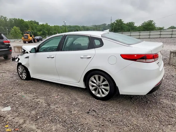 5XXGT4L36JG253567 2018 KIA OPTIMA - Image 2