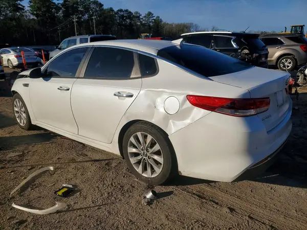 5XXGT4L36JG254752 2018 KIA OPTIMA - Image 2