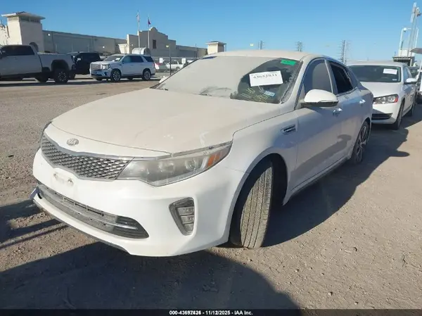 5XXGT4L36JG254881 2018 KIA OPTIMA - Image 2