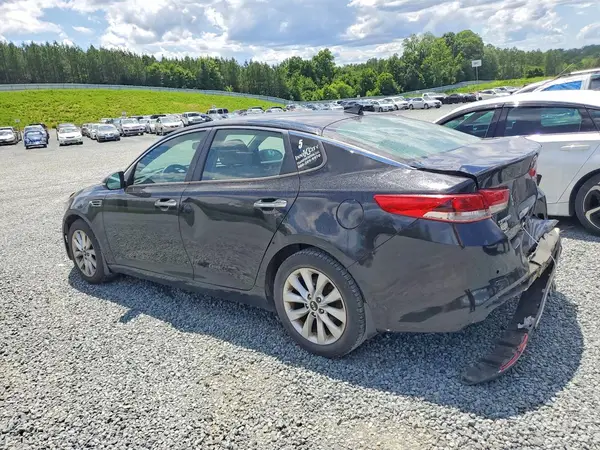 5XXGT4L36JG256467 2018 KIA OPTIMA - Image 2