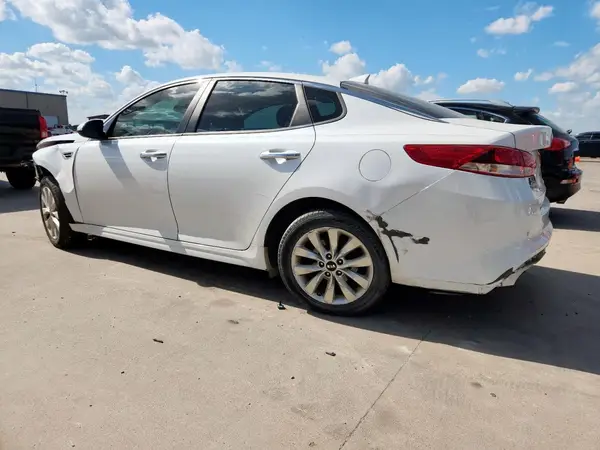 5XXGT4L36JG256761 2018 KIA OPTIMA - Image 2