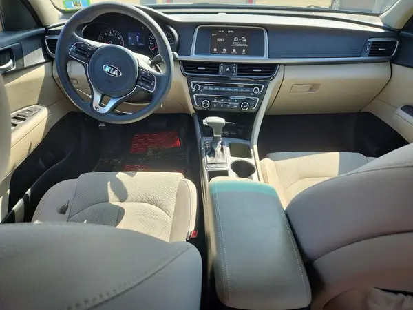 5XXGT4L36JG258459 2018 KIA OPTIMA - Image 8