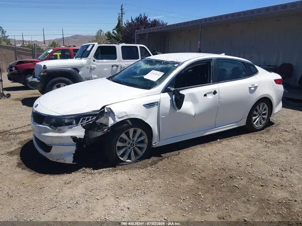 5XXGT4L36JG258588 2018 KIA OPTIMA - Image 2