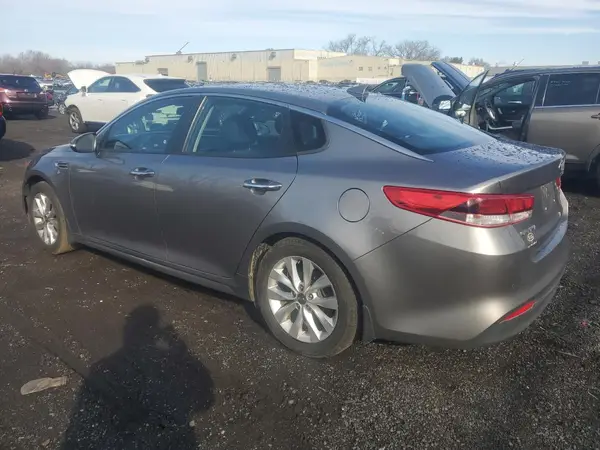 5XXGT4L36JG260633 2018 KIA OPTIMA - Image 2