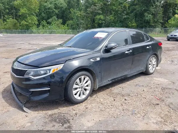 5XXGT4L36JG261328 2018 KIA OPTIMA - Image 2
