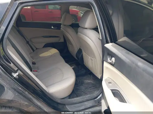 5XXGT4L36JG261328 2018 KIA OPTIMA - Image 8