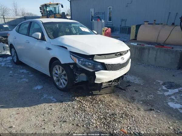 5XXGT4L36JG261863 2018 KIA OPTIMA - Image 1