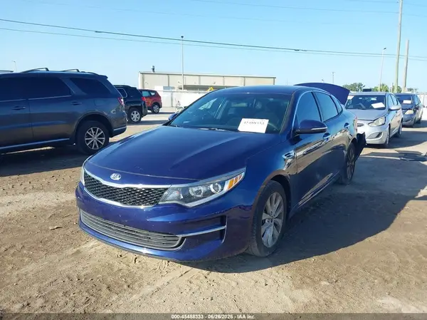 5XXGT4L36JG263645 2018 KIA OPTIMA - Image 2