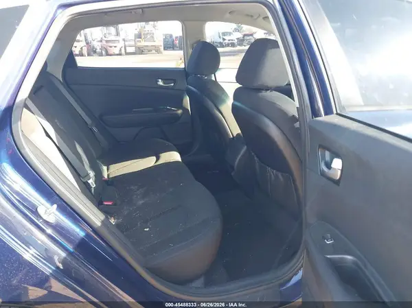 5XXGT4L36JG263645 2018 KIA OPTIMA - Image 8