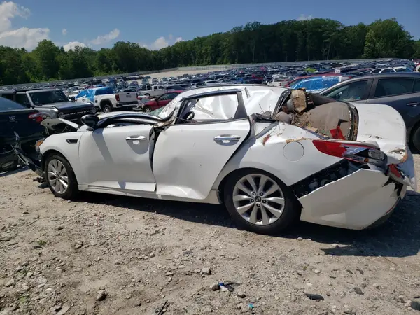 5XXGT4L36JG264276 2018 KIA OPTIMA - Image 2