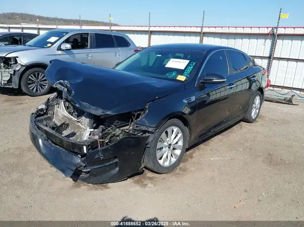 5XXGT4L36JG264505 2018 KIA OPTIMA - Image 2