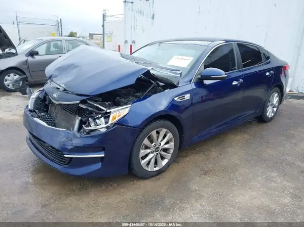5XXGT4L36JG264990 2018 KIA OPTIMA - Image 2