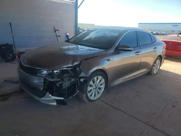 5XXGT4L36JG265752 2018 KIA OPTIMA - Image 1